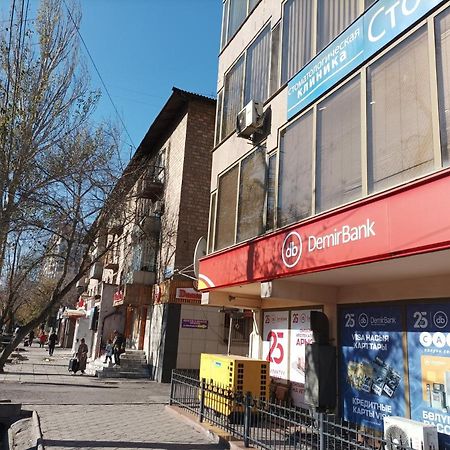 Аппартаментов В Золотом Квадрате بيشكيك الغرفة الصورة